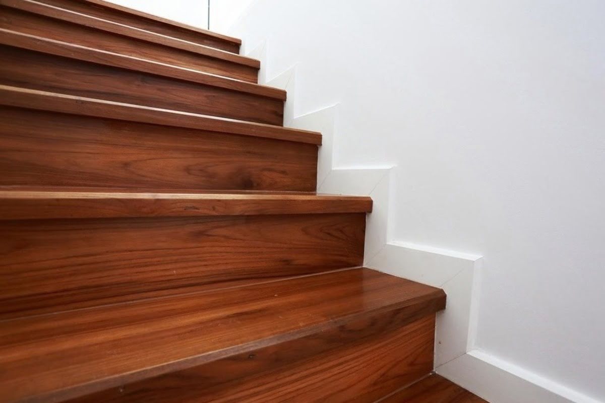 Mistakes to Avoid When Refinishing Wood Stairs